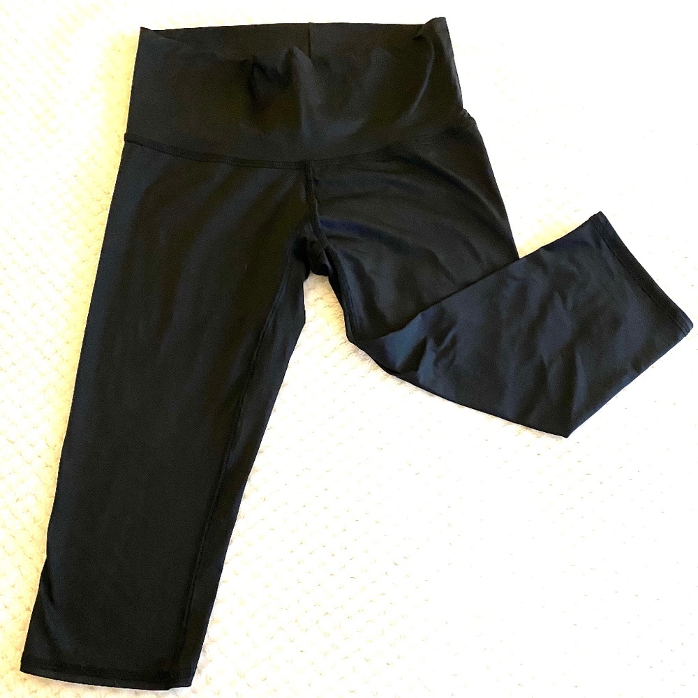 Teeki Goddess Capri Crop Leggings